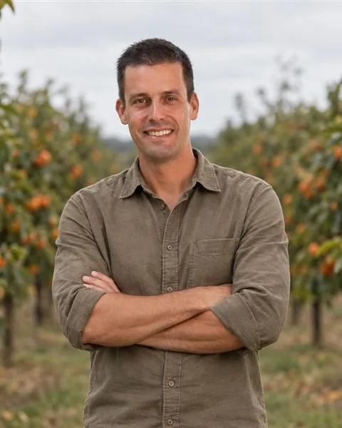 Daniel Vidal — CEO · Sales Manager, Exquisite Fruits